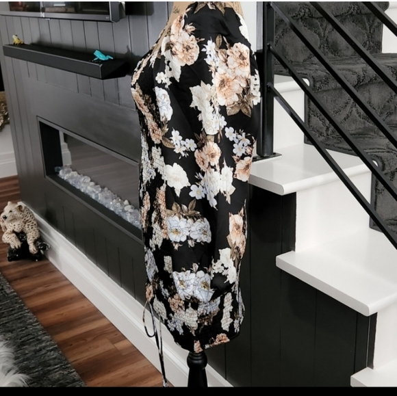 Mable Smocked Floral Dress - Picture 4 of 10